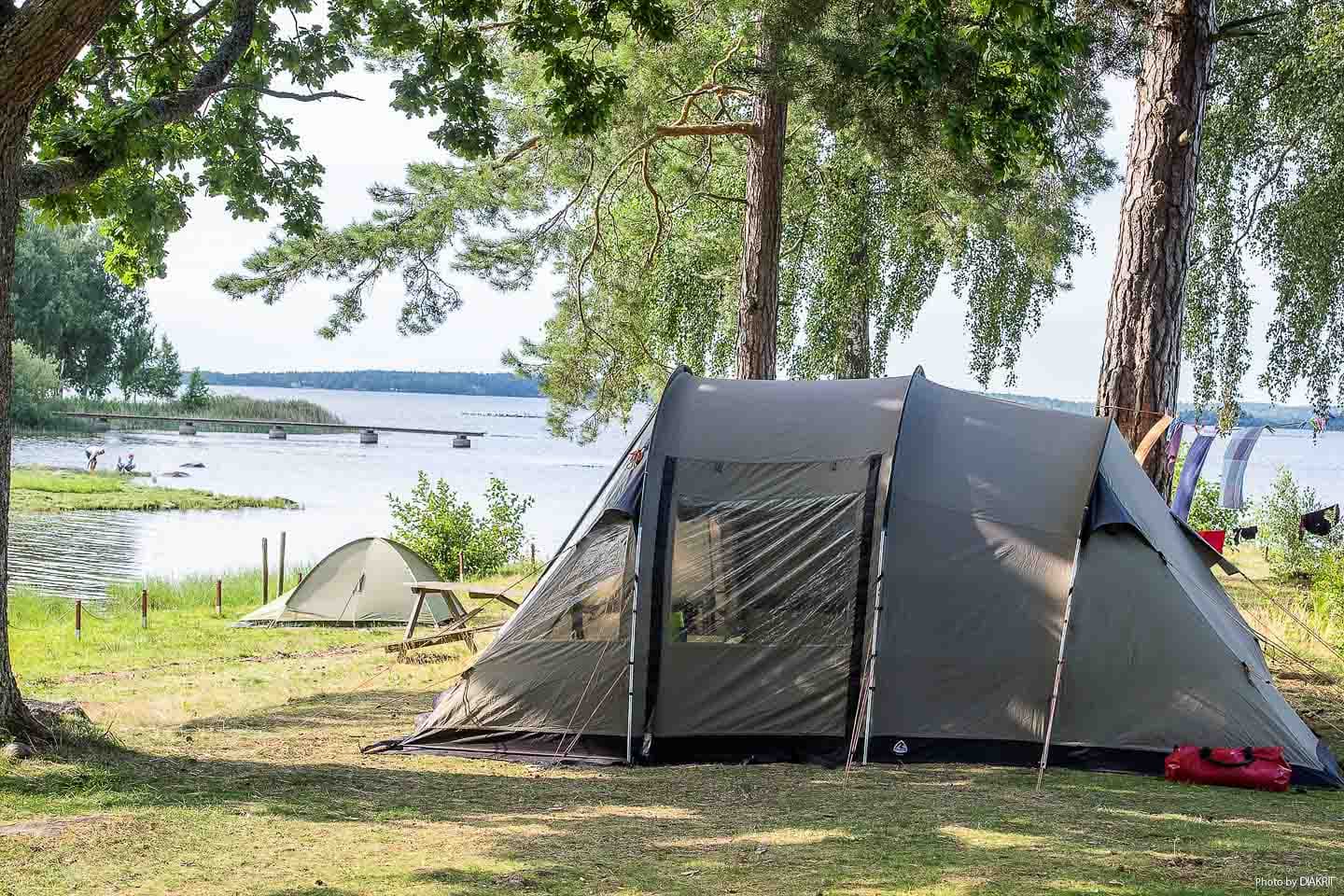 Tältplatser, campingplats och husbilsplatser på First Camp Ekudden - Mariestad
