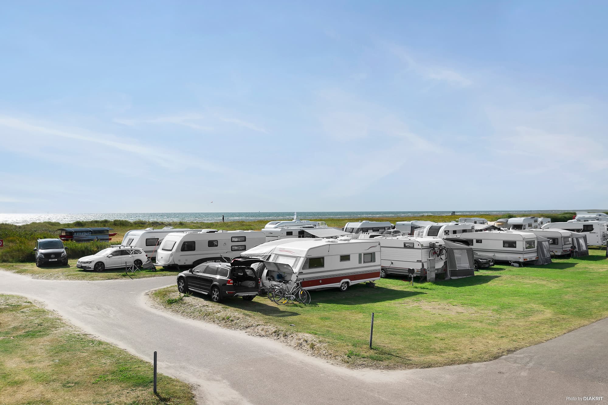 Campingtomter för husvagn och husbil på First Camp Björkäng i Varberg
