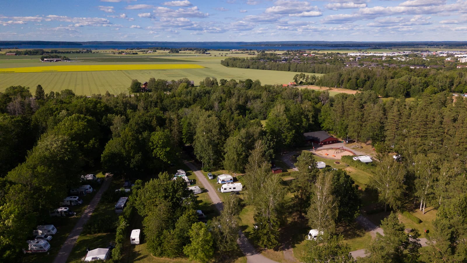 Drönarbild över campingen på First Camp Glyttinge - Linköping