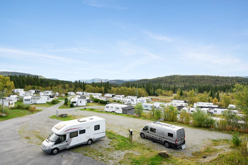 Rymliga husbilsplatser på camping i Beitostølen