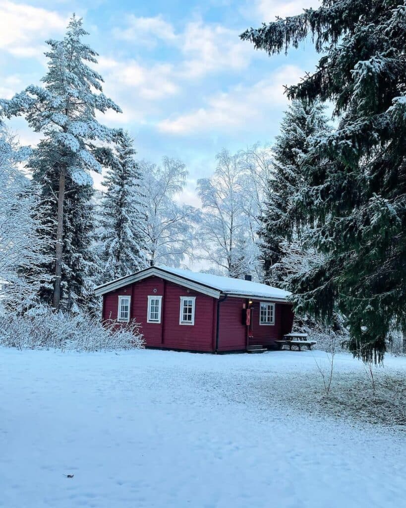 Stugor under vintern på First Camp Ånnaboda - Örebro