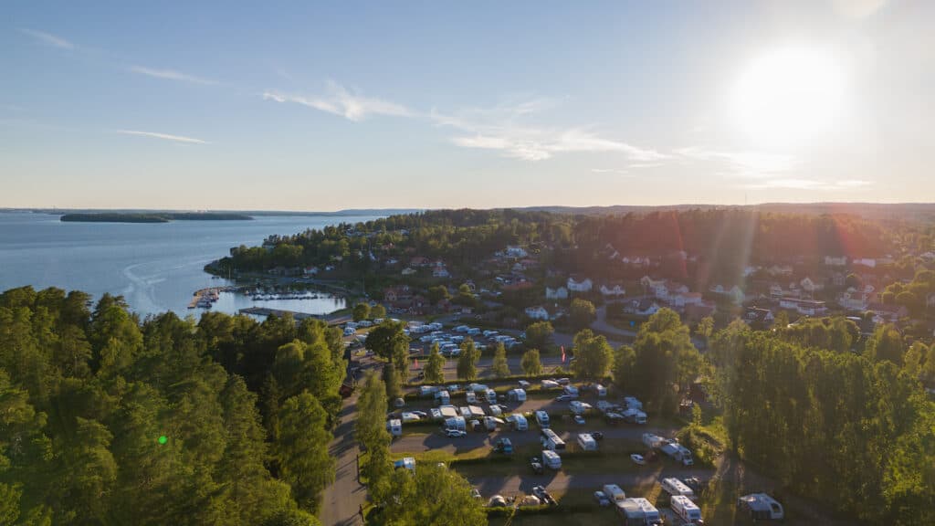 First Camp Kolmården – Norrköping – camping nära djurpark och Bråviken med stugor och naturnära upplevelser.