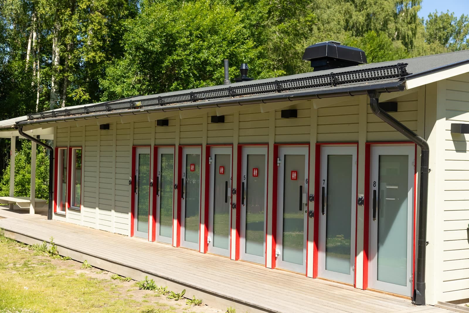 First Camp Kolmården – Norrköping – camping nära djurpark och Bråviken med stugor och naturnära upplevelser.