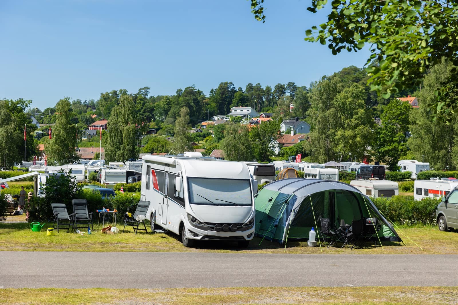First Camp Kolmården – Norrköping – camping nära djurpark och Bråviken med stugor och naturnära upplevelser.
