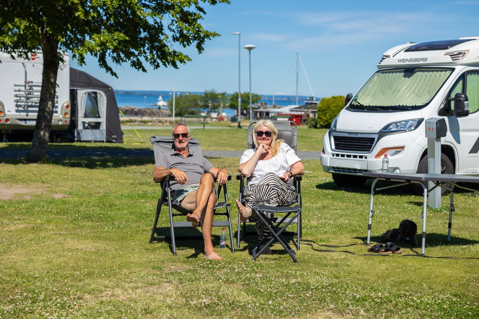 Husbilsplatsen med solläge på First Camp Gränna - Vättern