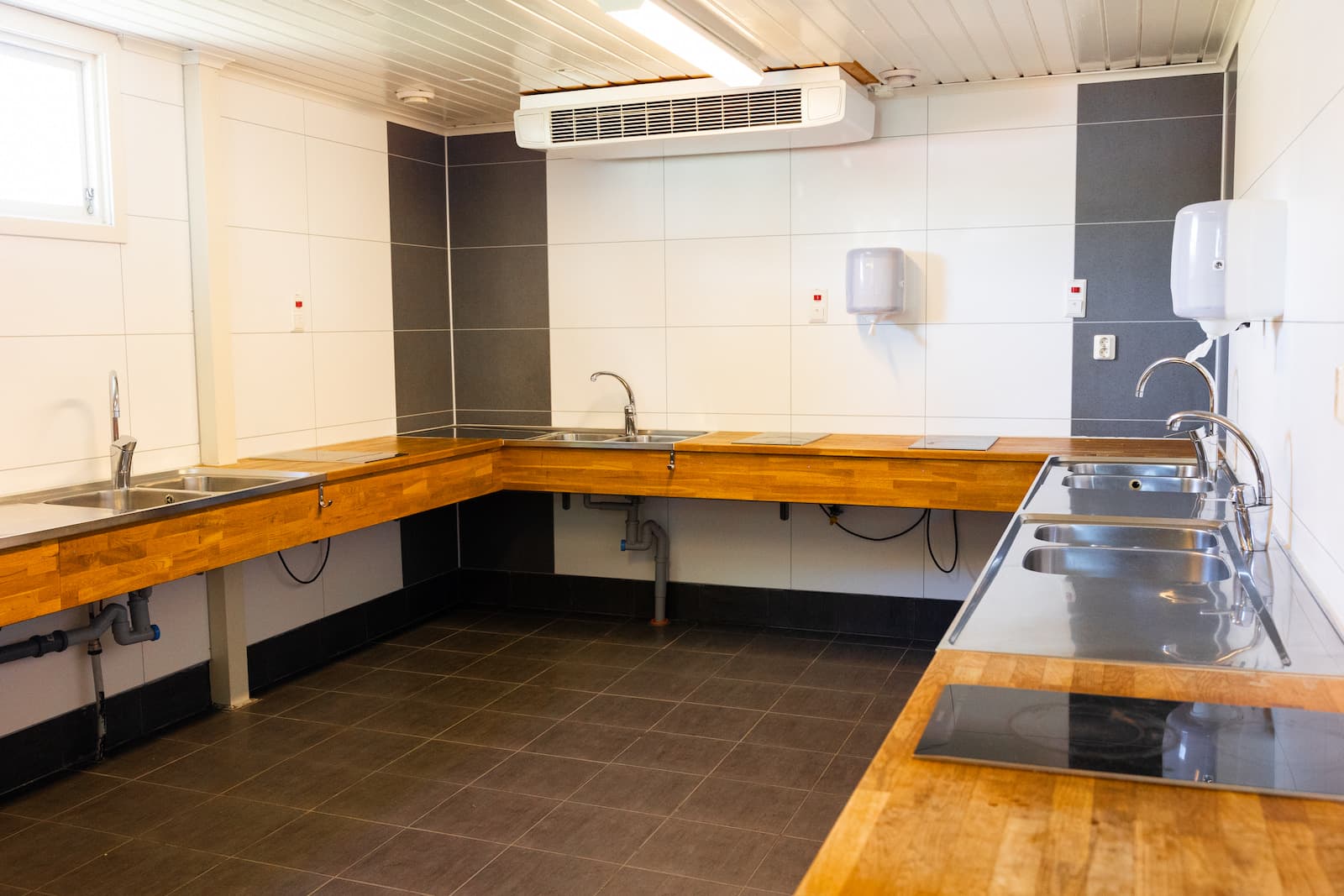 Servicehus på campingen i Gränna, First Camp Gränna - Vättern