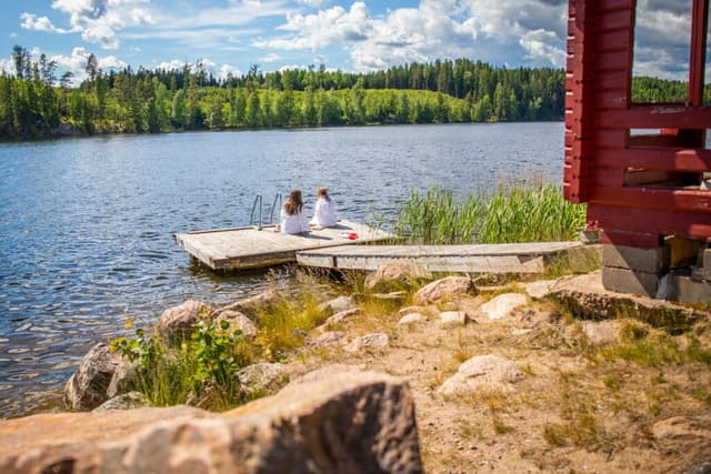 På campingen First Camp Sommarvik - Årjäng finns bastu med egen brygga