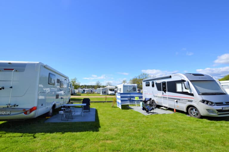 Camping för husvagn, husbil och tält på First Camp Herrgårdsliv - Kristinehamn i Värmland