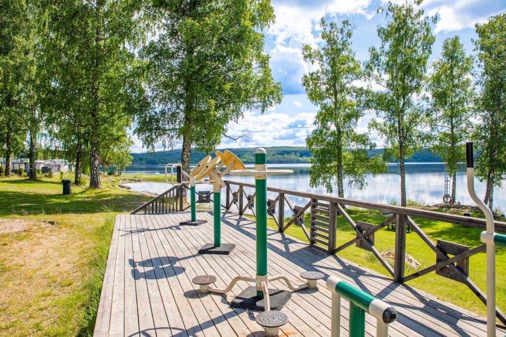 Utegym och aktiviteter på campingen Haganäset i Charlottenberg
