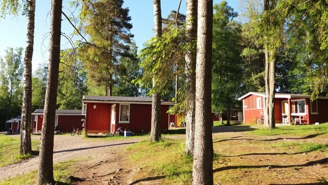 Exteriör för Småfåglarna, en stuga på Sommarvik i Värmland.