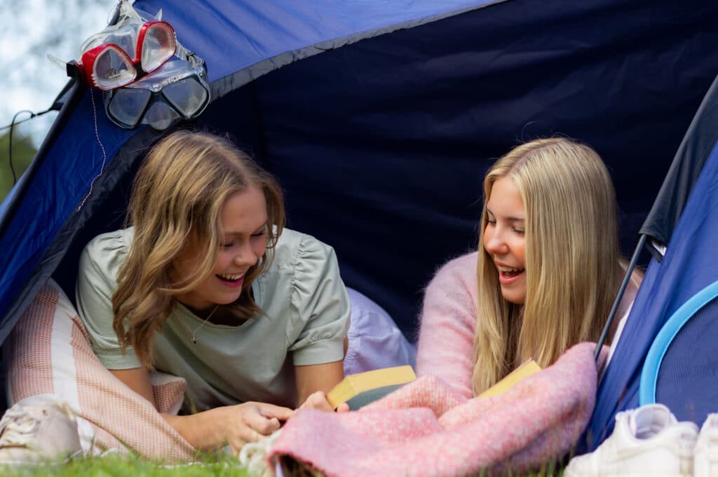 Tältsemester för hela familjen på First Camp